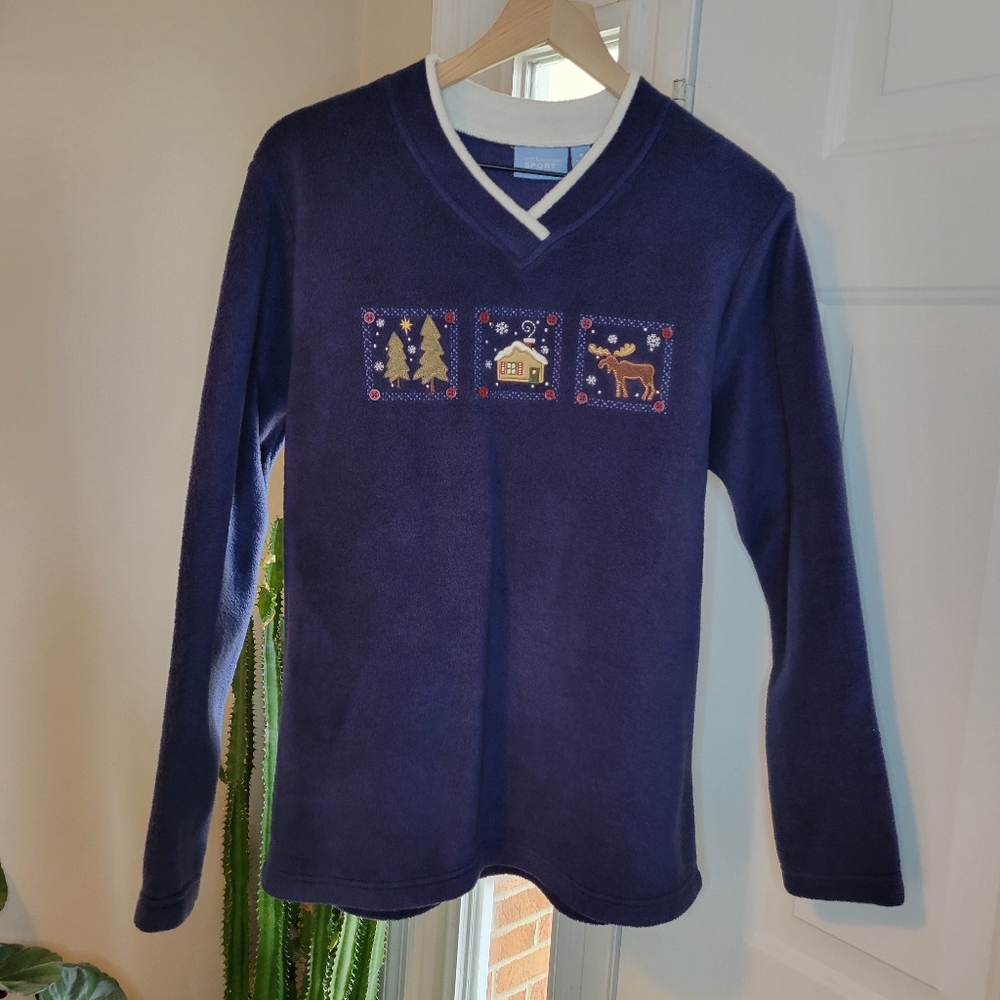 Croft & Borrow Sport Cozy Embroidered Cabin Patch‎ Crewneck, Size M Fleece